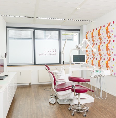 Behandlungsraum der DOC Praxisklinik im Wiley-Quartier in Neu-Ulm